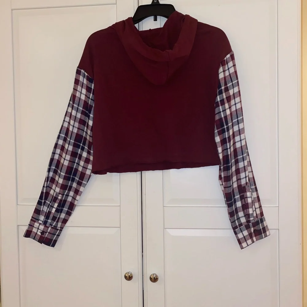 Forever 21 NYC Cropped Hoodie, Size M, Color: Maroon, Black & White - Picture 5 of 8